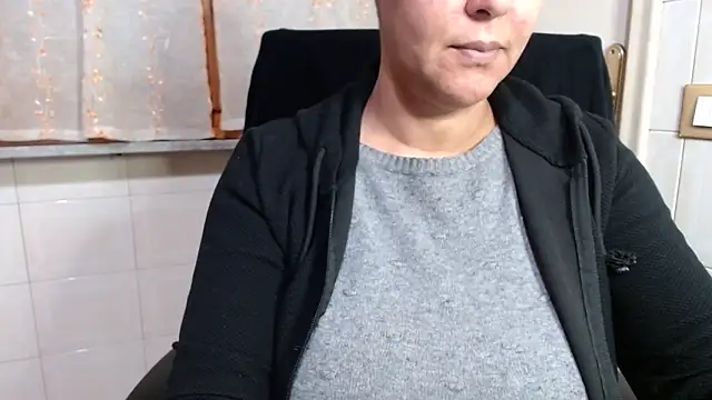 Snapshot of Foxlady2271 chatting on March 2026 06:19:01 AM Foxlady2271 online show from March 2026 06:19:01 AM