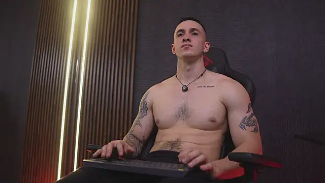 JacksonOlsenn online show from June 2026 09:19:02 PM