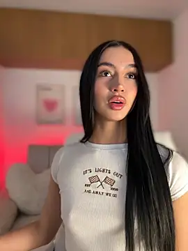 Snapshot of maddy_bronw_ chatting on October 2025 10:10:01 PM maddy bronw online show from October 2025 10:10:01 PM