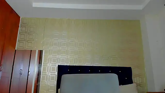 evelyn wine online show from March 2025 01:07:01 PM