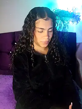 Snapshot of NINA_18_YEARS chatting on December 2024 02:25:02 AM NINA 18 YEARS online show from December 2024 02:25:02 AM