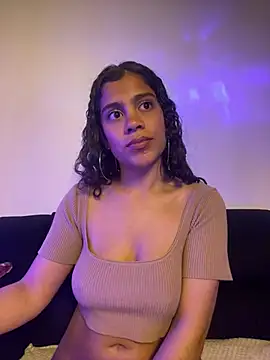 Snapshot of NINA_18_YEARS chatting on December 2024 02:31:02 AM NINA 18 YEARS online show from December 2024 02:31:02 AM