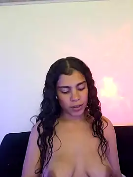 Snapshot of NINA_18_YEARS chatting on December 2024 02:52:01 AM NINA 18 YEARS online show from December 2024 02:52:01 AM