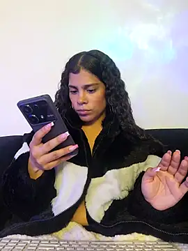 Snapshot of NINA_18_YEARS chatting on December 2024 08:58:01 AM NINA 18 YEARS online show from December 2024 08:58:01 AM