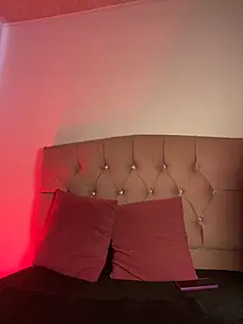 NINA 18 YEARS online show from October 2025 06:41:02 PM