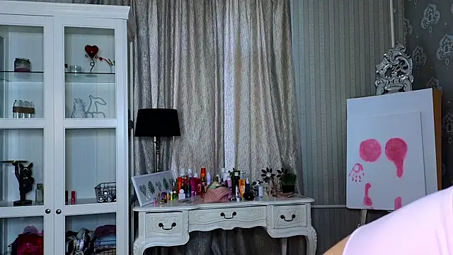 Snapshot of AnneFoxy chatting on November 2025 07:30:01 AM AnneFoxy online show from November 2025 07:30:01 AM