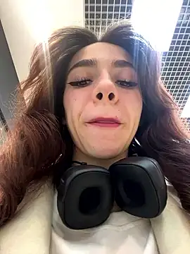 Lily  Belle online show from December 2024 01:13:02 PM