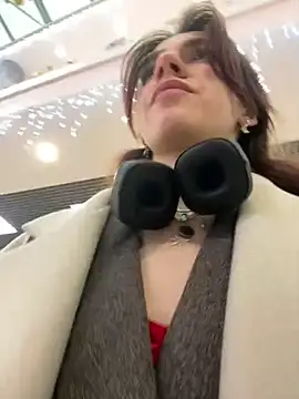 Lily  Belle online show from January 2025 01:16:02 PM