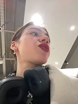 Lily  Belle online show from February 2025 03:35:01 PM