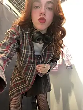 Lily  Belle online show from February 2025 12:14:02 PM