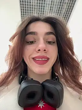 Lily  Belle online show from February 2025 01:06:01 PM
