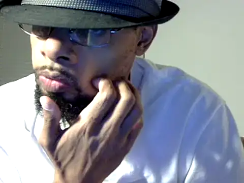 Snapshot of WhiskeyWood_DuhGOD chatting on December 2024 02:27:01 AM WhiskeyWood DuhGOD online show from December 2024 02:27:01 AM