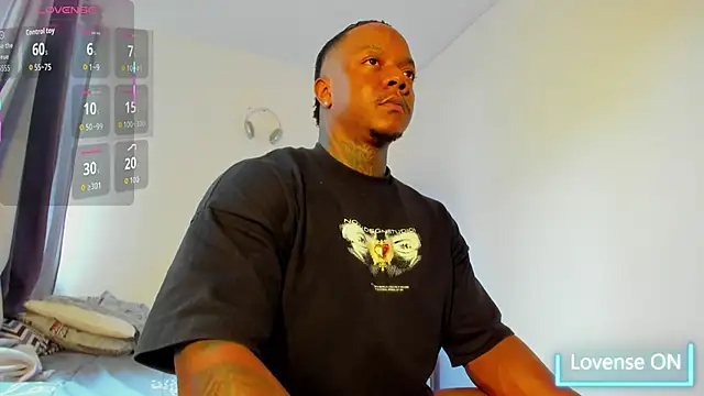 Snapshot of ronnie_7777 chatting on September 2025 08:33:01 PM ronnie 7777 online show from September 2025 08:33:01 PM