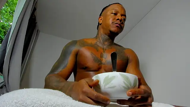 Snapshot of ronnie_7777 chatting on October 2025 10:21:01 PM ronnie 7777 online show from October 2025 10:21:01 PM