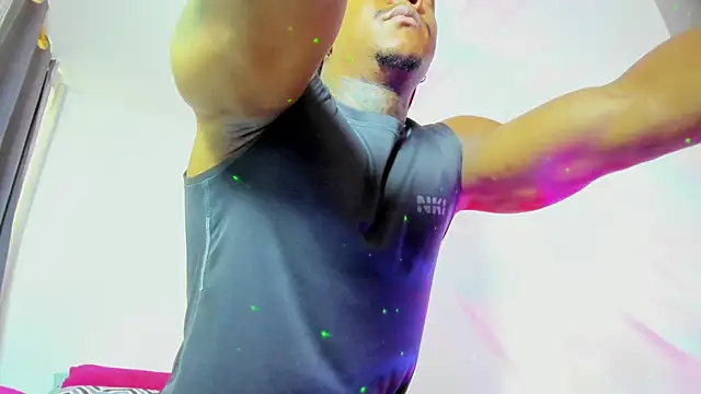 Snapshot of ronnie_7777 chatting on October 2025 04:36:02 PM ronnie 7777 online show from October 2025 04:36:02 PM