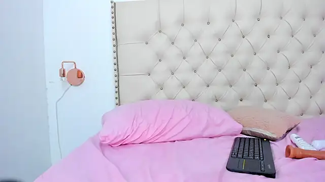 Kim Eli online show from January 2025 11:00:02 PM