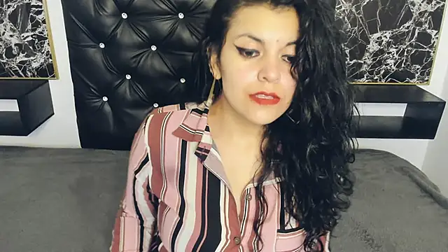 scarlett w0lf online show from February 2025 03:20:01 PM