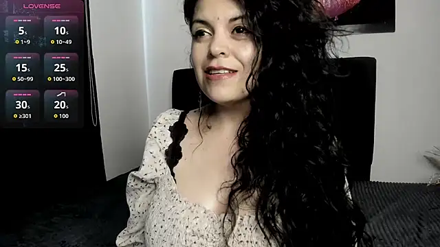 scarlett w0lf online show from June 2026 05:37:01 PM