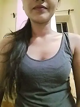 MISSQUEEN48 online show from May 2026 01:29:01 PM
