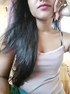 Snapshot of MISSQUEEN48 chatting on May 2026 06:32:03 AM MISSQUEEN48 online show from May 2026 06:32:03 AM