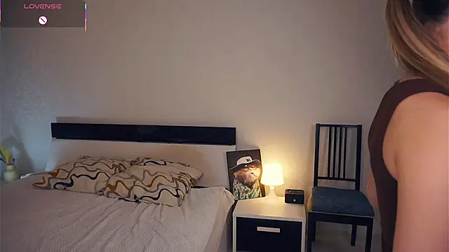 Snapshot of CathrynGeer chatting on October 2025 07:21:02 PM CathrynGeer online show from October 2025 07:21:02 PM