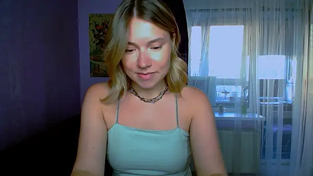 Snapshot of TaylorBre chatting on September 2025 04:56:02 AM TaylorBre online show from September 2025 04:56:02 AM