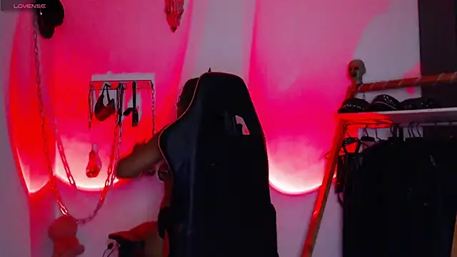 Snapshot of LilithSharon chatting on December 2025 08:17:01 PM LilithSharon online show from December 2025 08:17:01 PM