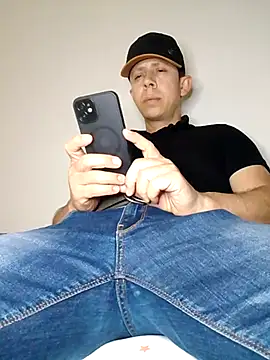 hoy toyboy online show from March 2025 12:31:01 AM