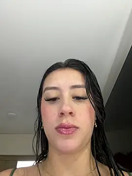 Snapshot of Karlee_rouse chatting on February 2026 12:20:02 AM Karlee rouse online show from February 2026 12:20:02 AM