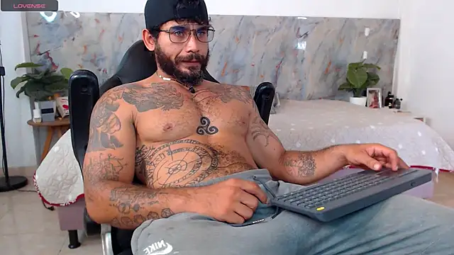 Snapshot of hanz_col chatting on June 2026 05:13:02 PM hanz col online show from June 2026 05:13:02 PM
