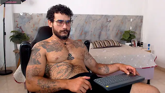 Snapshot of hanz_col chatting on June 2026 06:22:02 PM hanz col online show from June 2026 06:22:02 PM