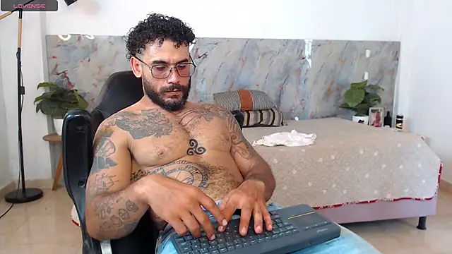 Snapshot of hanz_col chatting on June 2026 06:30:01 PM hanz col online show from June 2026 06:30:01 PM
