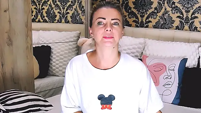 Aly girl1 online show from October 2025 06:57:02 AM