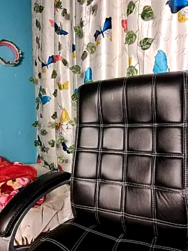 Reena Singh53 online show from February 2025 02:43:01 PM