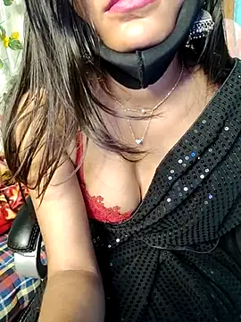 Reena Singh53 online show from March 2025 07:17:01 PM