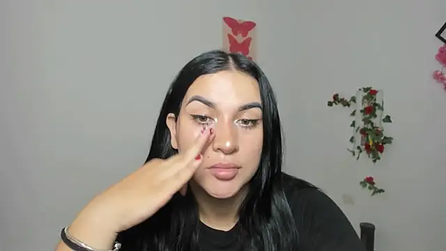 Emic  online show from October 2025 04:57:02 PM