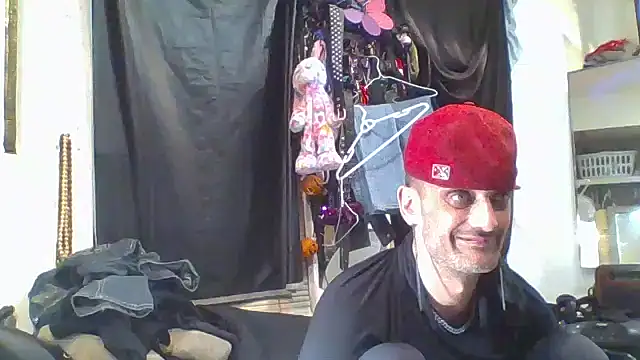 Snapshot of slinginbigD chatting on September 2025 08:52:02 AM slinginbigD online show from September 2025 08:52:02 AM