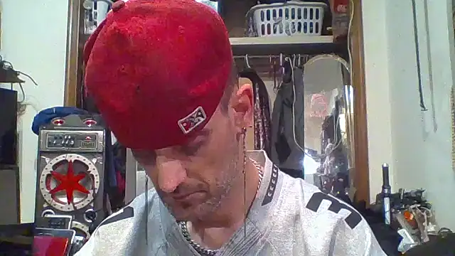 Snapshot of slinginbigD chatting on September 2025 04:39:02 AM slinginbigD online show from September 2025 04:39:02 AM