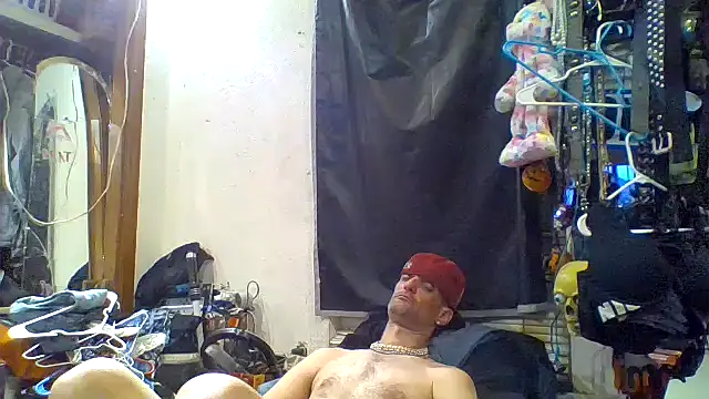 Snapshot of slinginbigD chatting on October 2025 03:14:02 AM slinginbigD online show from October 2025 03:14:02 AM