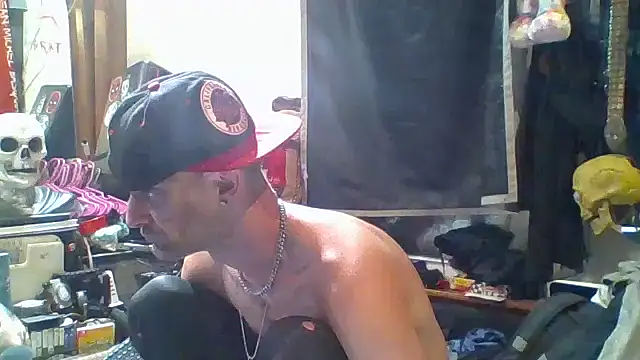 Snapshot of slinginbigD chatting on October 2025 12:30:02 AM slinginbigD online show from October 2025 12:30:02 AM