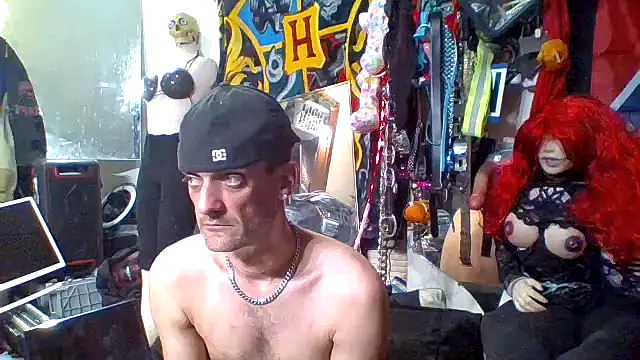 Snapshot of slinginbigD chatting on November 2025 08:49:01 AM slinginbigD online show from November 2025 08:49:01 AM