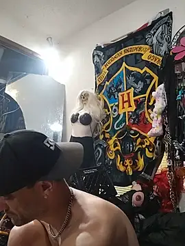 Snapshot of slinginbigD chatting on November 2025 07:37:01 PM slinginbigD online show from November 2025 07:37:01 PM