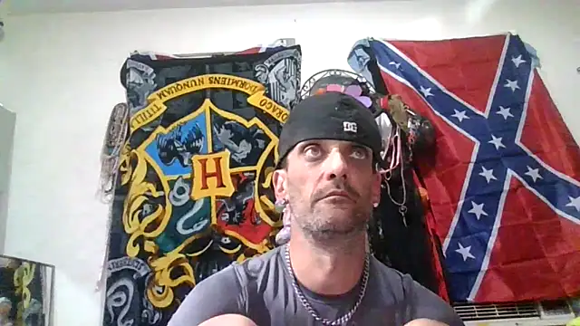 Snapshot of slinginbigD chatting on November 2025 05:18:02 AM slinginbigD online show from November 2025 05:18:02 AM