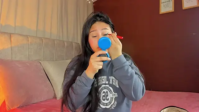 Snapshot of Little_Ivy chatting on September 2025 07:14:02 PM Little Ivy online show from September 2025 07:14:02 PM