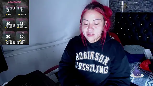 Snapshot of Bruja__Scarlata chatting on February 2025 11:22:01 AM Bruja Scarlata online show from February 2025 11:22:01 AM