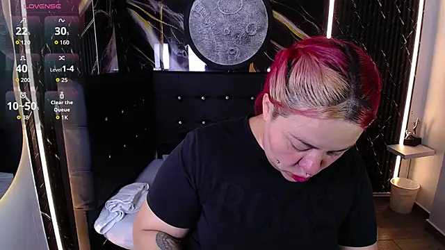 Bruja  Scarlata online show from October 2025 10:27:01 AM