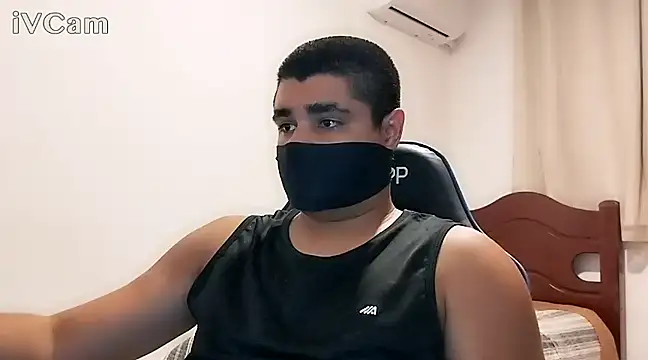 LeoPutaria online show from January 2025 10:28:01 PM