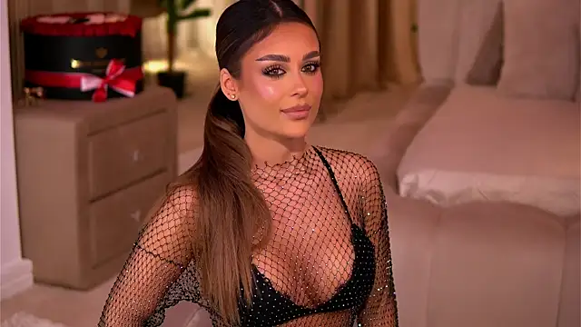 YasmineShaw online show from November 2025 01:26:02 AM