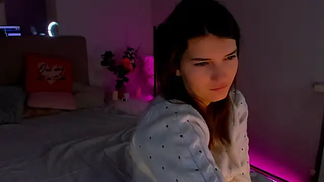 Laura Leee online show from December 2024 05:56:02 AM