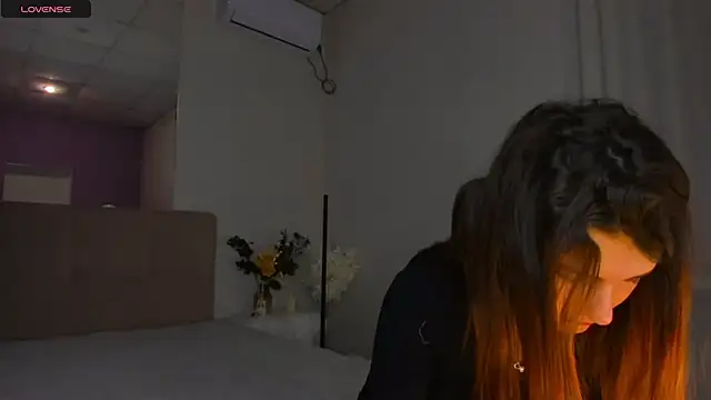 Laura Leee online show from December 2024 06:28:01 AM